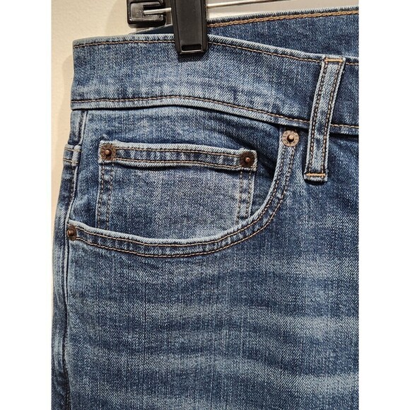 NEW! J. Crew Straight Fit Signature Flex Light Medium Wash Jeans, 32x34 - Picture 7 of 13